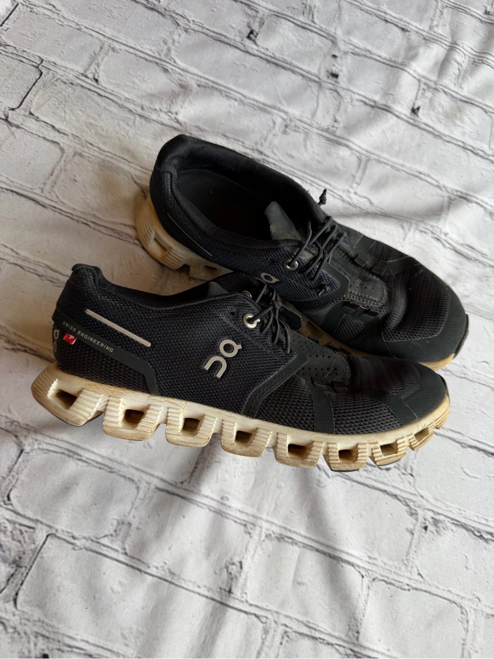 On Cloud Running Black Sneakers Shoes Women 6.5 EU 37.5 Athletic Gym